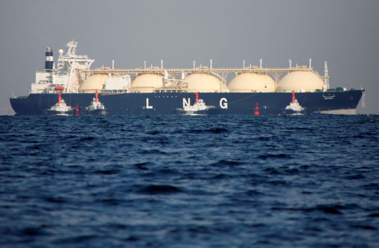 탈석탄과 한파에 치솟는 아시아 LNG 가격...9개월간 9배 폭등  