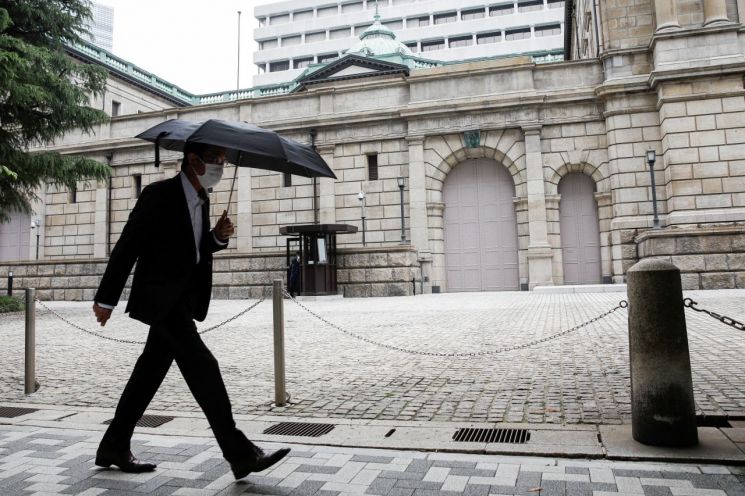 일본은행, 2020년 GDP성장률 -5.6% 발표…2021년은 3.9% 전망