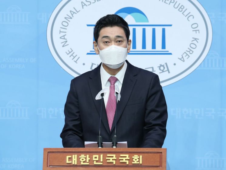 오신환 "성추행 당대표 직위해제한 정의당, 민주당보다 백배, 천배 더 건강"