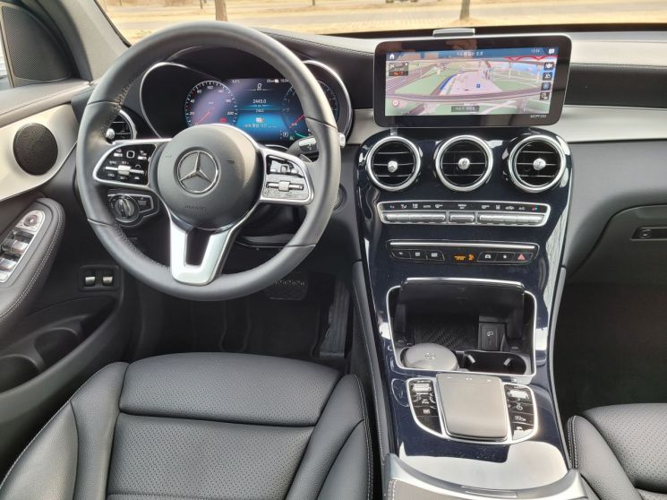 벤츠 GLC 300 e 인테리어/사진=우수연 기자