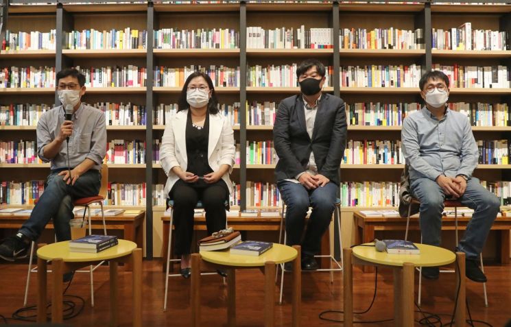 '조국흑서' 권경애 변호사, 재판 불참해 학폭 피해자 패소 파장