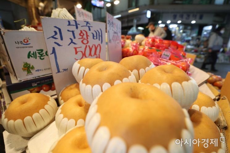 한 달 앞으로 다가온 추석… 차례상 비용 30만원 '훌쩍'