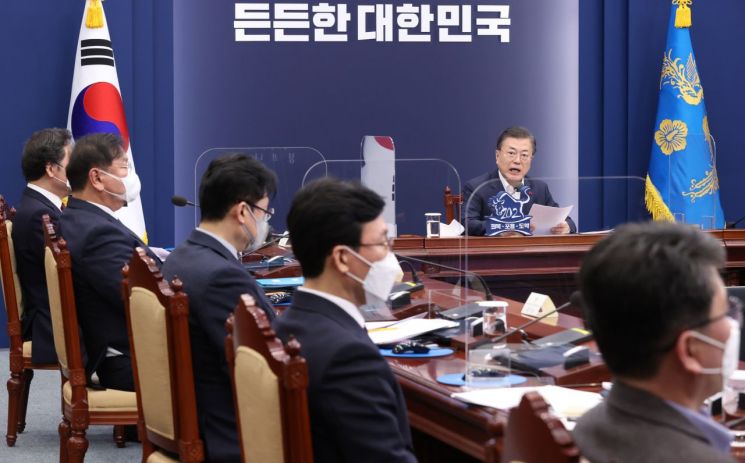 식약처 "코로나19 백신·치료제 2월 허가 예상…'3중 자문' 검증 강화"