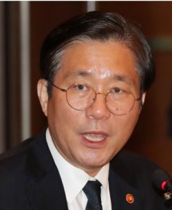 성윤모 산업부 장관