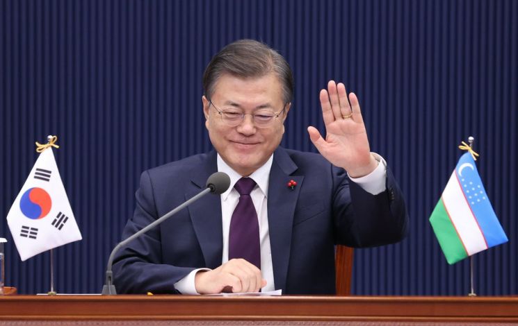한국-우즈벡, 화상 정상회담…신북방 최초 무역협정 협상 개시 