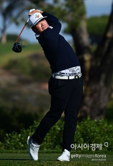 임성재 공동 20위 "34계단 점프"…리드 "또 규칙 위반?"