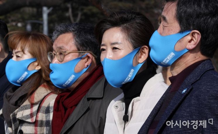 [포토] 탈원전 반대 기자회견하는 나경원