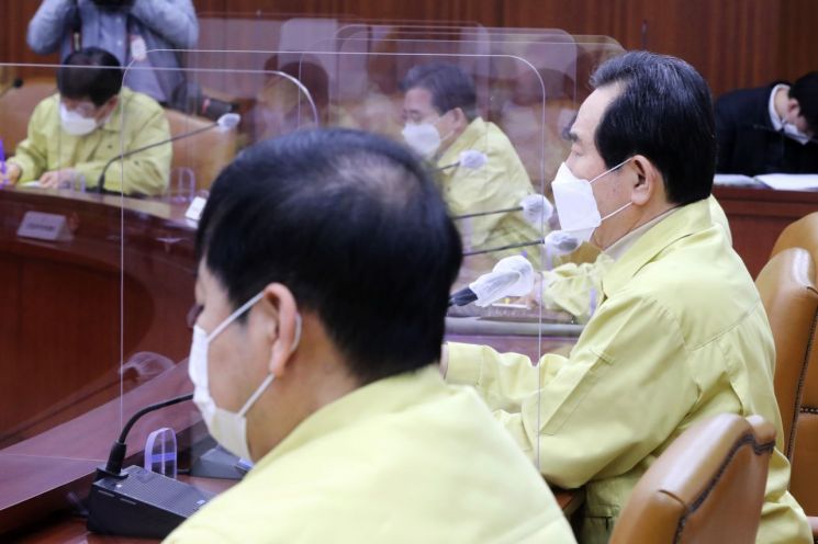 정세균 국무총리가 31일 오후 정부서울청사에서 열린 신종 코로나바이러스 감염증(코로나19) 대응 중앙재난안전대책본부(중대본) 회의를 주재하고 있다. 2021.1.31 [이미지출처=연합뉴스]