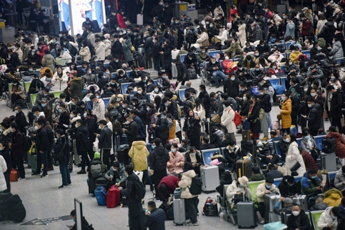 코로나에 발 묶인 춘제…中 경제 발목 잡나