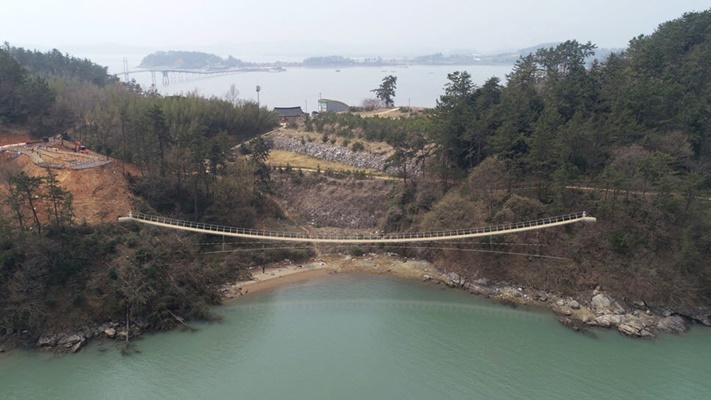 길이 150m, 높이 15m로 올 상반기에 개통하는 가우도 출렁다리 조감도 (사진=강진군 제공)