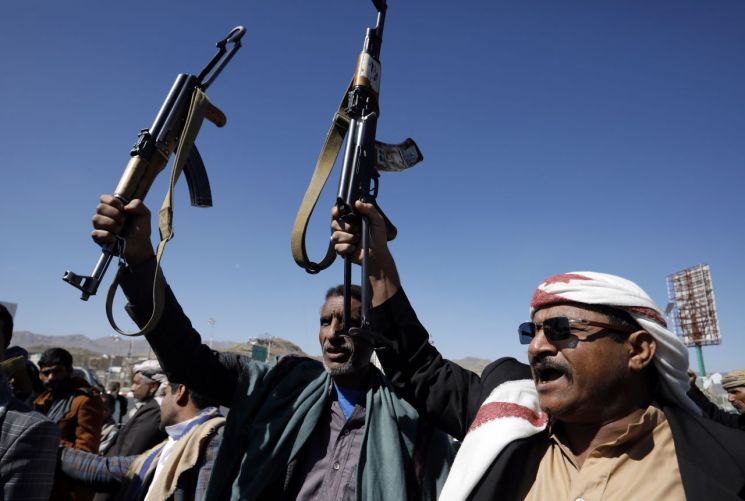 바이든 "예멘 내전 끝내야한다"...사우디와의 밀월관계 청산