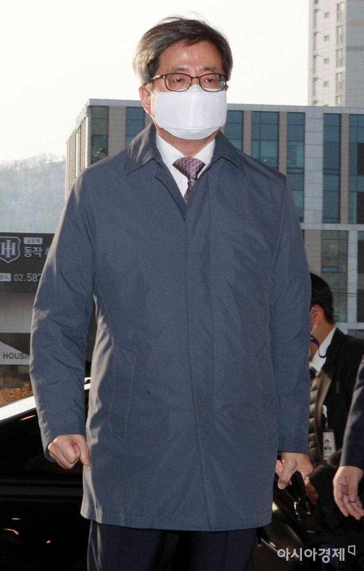 [포토] 대법원 들어서는 김명수 대법원장