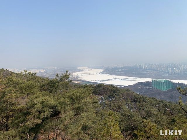 아차사 보루에서 바라본 서울 남한산 방면