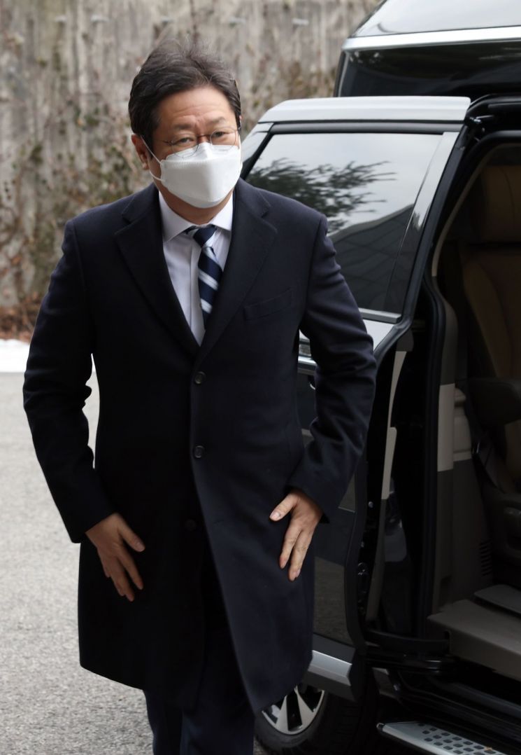 황희, 국회 본회의 병가 내고 스페인 가족여행