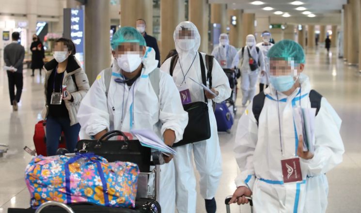 당국 "전세계 확진자 급증에 변이도 영향…인도 검역 강화방안 곧 마련"