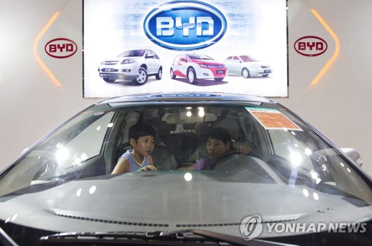 '배터리 대왕'에서 '전기차 제국' 꿈꾸는 中 비야디 [히든業스토리]