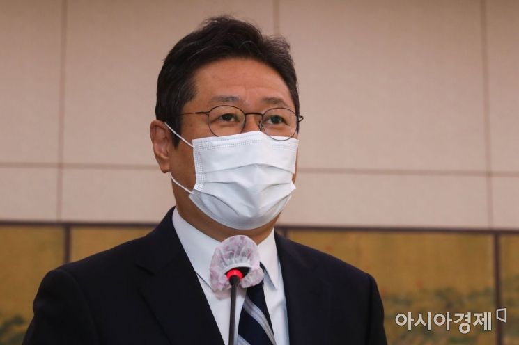 황희, 배우자·딸 유학경비 의혹에 "처형·동생 도움 받아"