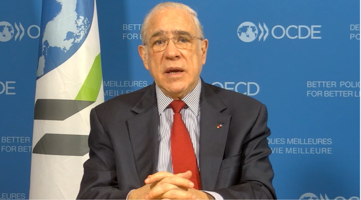 앙헬 구리아 경제협력개발기구(OECD) 사무총장이 17일 열린 KDI 개원 50주년 국제 컨퍼런스에서 화상으로 축사 메시지를 보내고 있다. 구리아 사무총장은 한국 언론들과 서면으로 인터뷰를 진행했다.