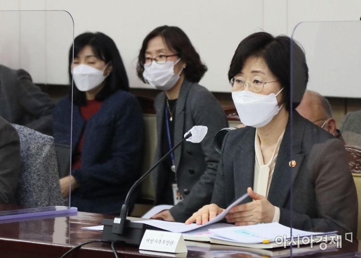 정영애 여성가족부 장관