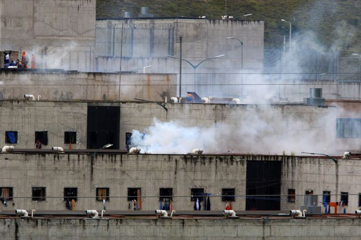 에콰도르 교도소서 대규모 폭동…"60명 이상 사망"