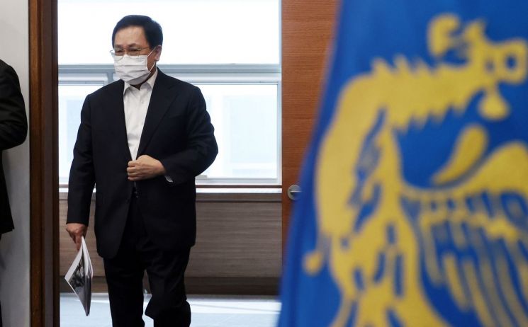 유영민 靑 비서실장 "의협 백신접종 거부 시, 정부 단호히 대응"