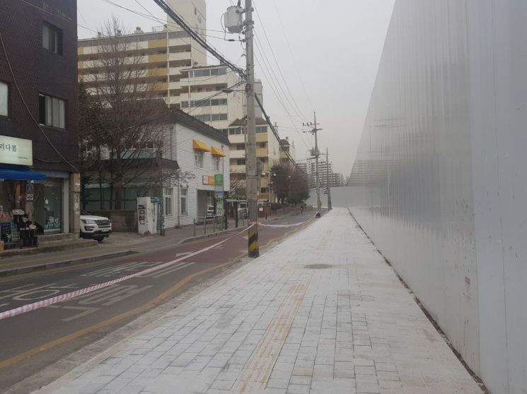 금천구청역 앞 대한전선 부지 총 383m 보도(폭 4m)개통