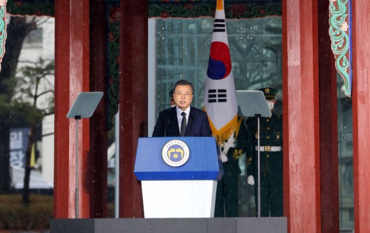 文대통령 "동북아 방역보건협력체, 북한 협력과 교류 희망"