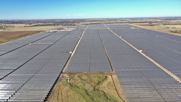 한화큐셀, 미국 텍사스주 81MW 태양광 발전소 매각