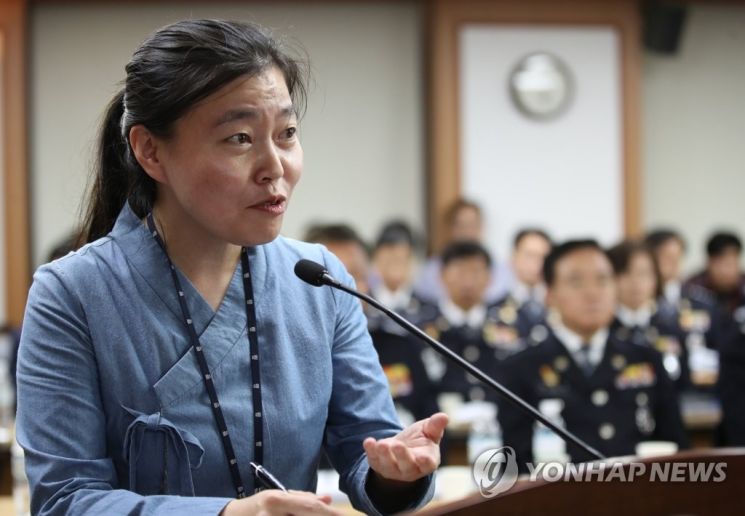 지난해 10월4일 임은정 당시 울산지검 부장검사가 서울 서대문구 경찰청에서 열린 국회 행정안전위원회의 경찰청 국정감사에 참고인으로 출석한 모습. 사진=연합뉴스