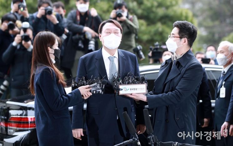 [포토] 눈 감은 윤석열 