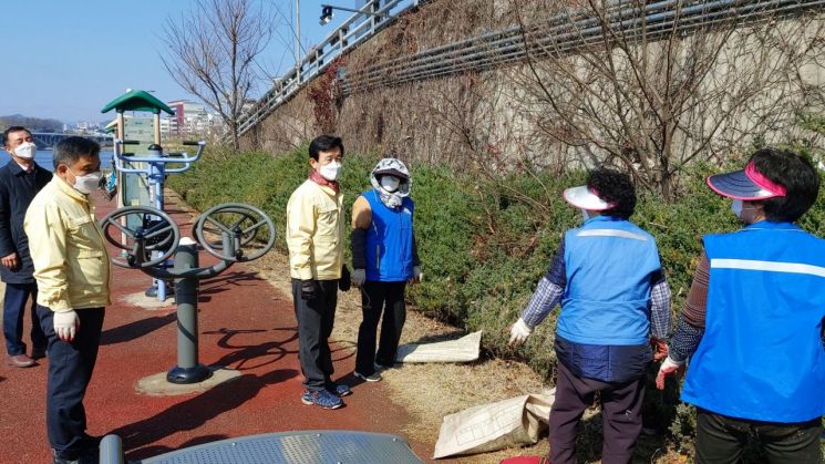 진주시, 봄맞이 남강변 동방호텔~진양교 환경정비 