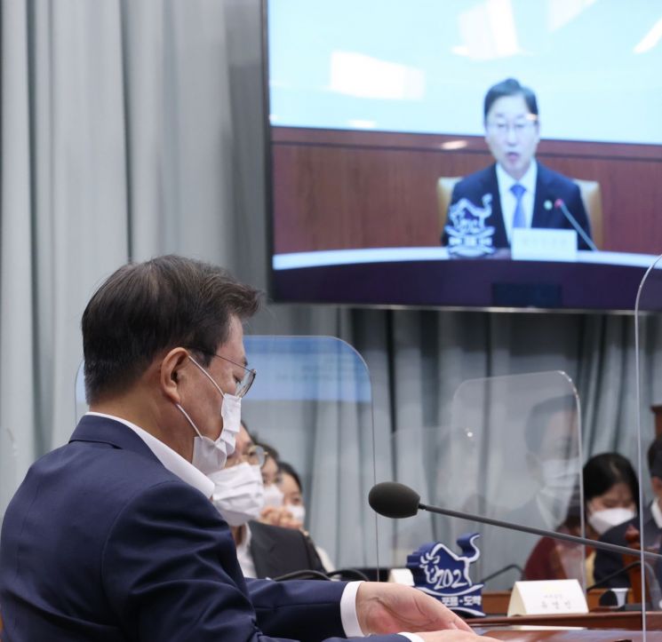 [속보] 文대통령 "檢 사건배당·수사·기소, 제도개선 반드시 있어야"