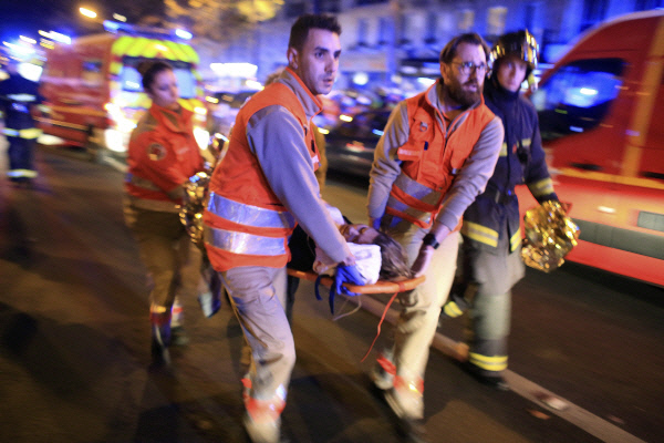 130명 사망한 'IS 파리 테러' 공범, 이탈리아에서 체포 