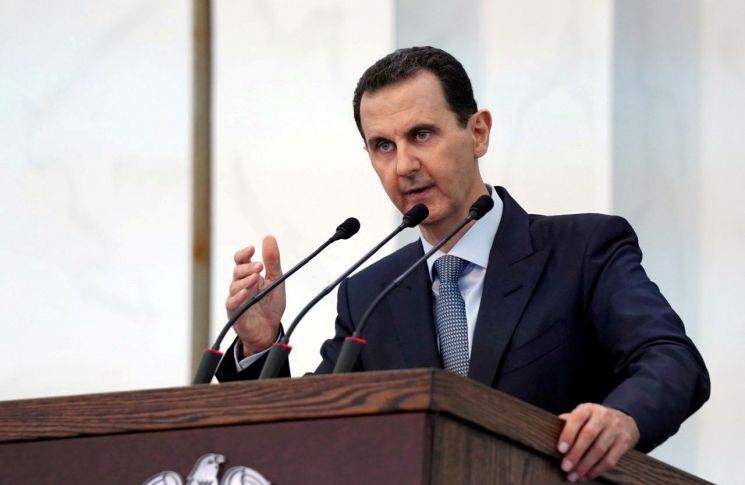 시리아 독재자 알아사드, 코로나19 감염..."부인도 함께 양성반응"  