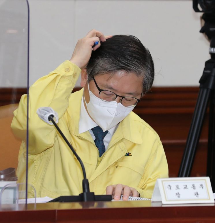 [초동시각] '민심의 역린'과 맞닿은 부동산