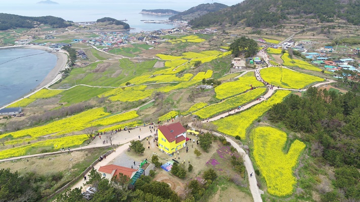 하늘에서 내려다 본 완도 청산도 전경 (사진=완도군 제공)