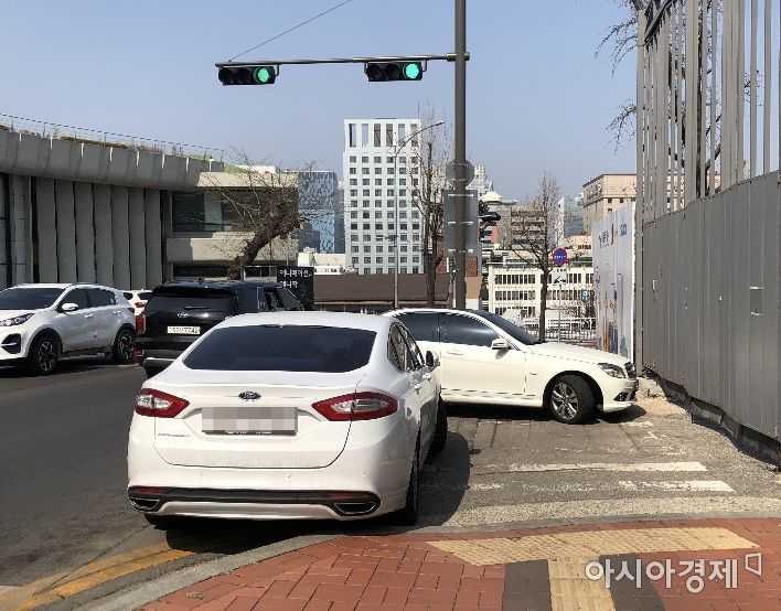 [르포]"아직도 불법주차하세요?" 민식이법 1년…스쿨존 '안전 사각지대' 여전