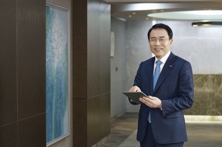 신한금융희망재단, '2021 일자리창출 유공' 고용부장관 표창 수상