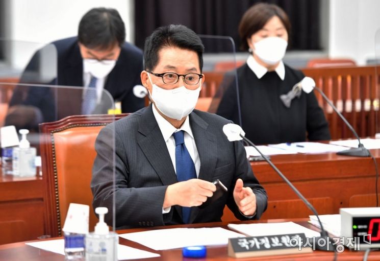 박지원 "대선서도 '정치 거리두기' 할 것…5·18 자료 앞으로도 적극 지원"