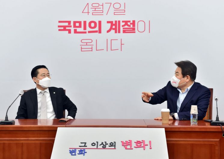 오세훈-안철수 단일화 협상 '진통'…'마지노선 앞두고 더 논의'