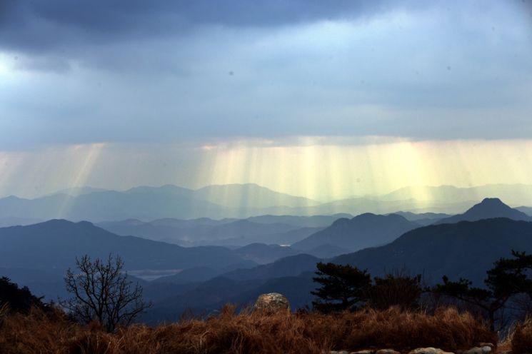 거창 감악산 정상에서 바라본 풍경