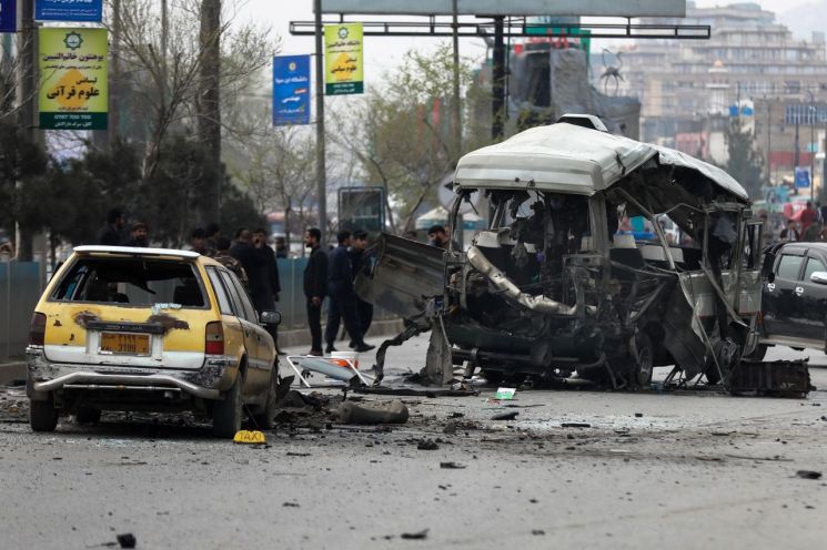 아프가니스탄 카불 폭격, 3 명 사망 및 11 명 부상