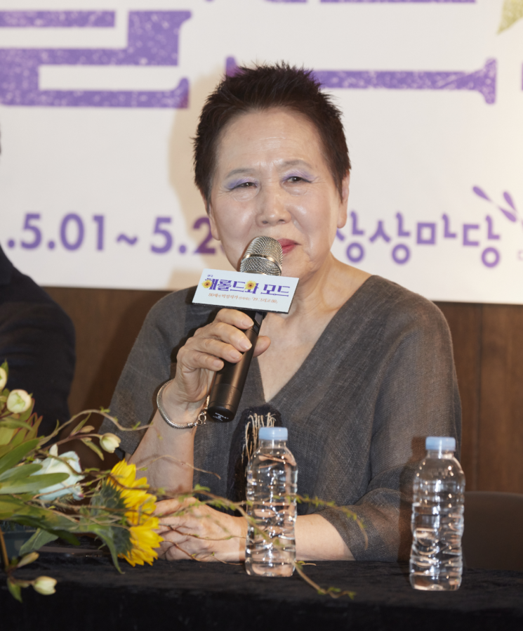 배우 박정자.