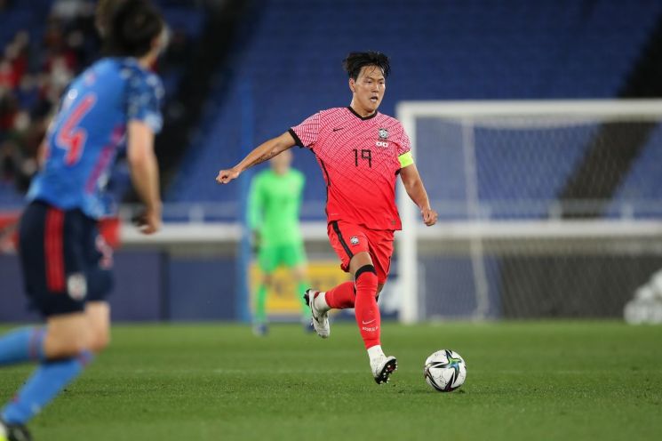 벤투호, 일본에 0-3 완패…한국 유효슛 1개 뿐