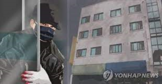 택배기사로 위장해 가정집에 침입한 뒤 집에 홀로 있던 초등학생을 인질로 삼아 부모에게 1억원을 요구한 30대 남성이 경찰에 검거됐다. 사진 = 연합뉴스