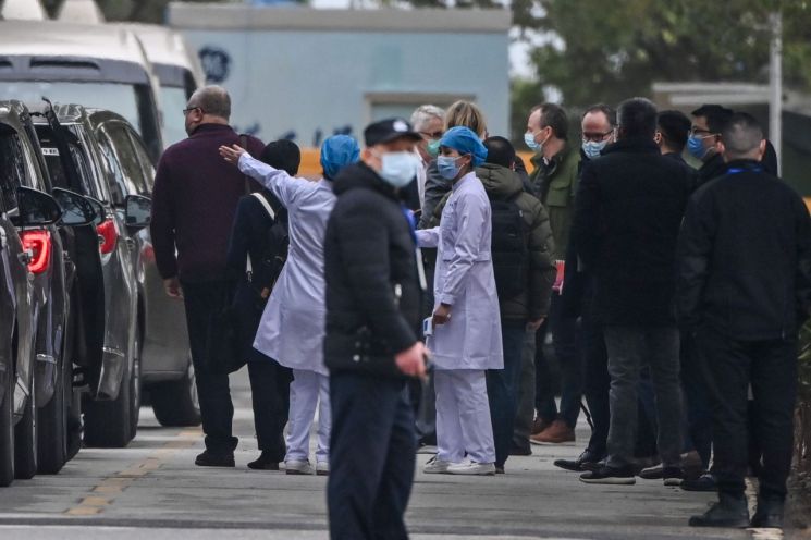 중국, 코로나19 우한기원설에 "미국 음모, 정치화 말라" 되풀이 