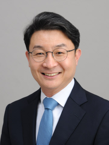 이억원 기재부 1차관, 추진력 강한 거시경제 전문가
