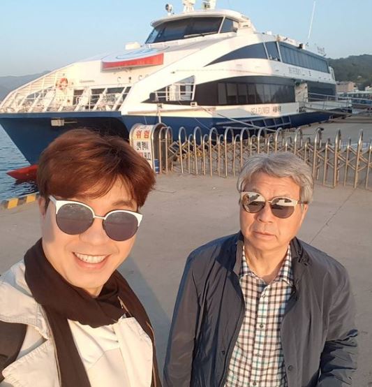 박수홍은 지난 2017년 SBS 예능 프로그램 '미운 우리 새끼'에서 아버지와 함께 울릉도 여행을 다녀온 바 있다. / 사진=인스타그램 캡처