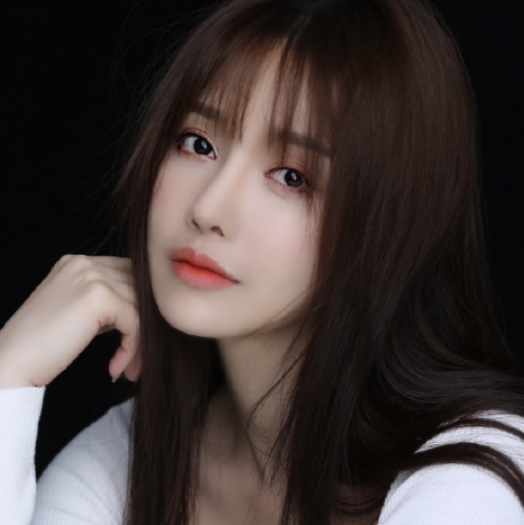 가오 류의 코 성형 전 모습. 사진=가오류 웨이보 캡처.