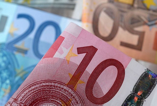 유럽중앙은행, 기준금리 동결…"코로나19 대응 돈풀기 속도 유지"(종합)